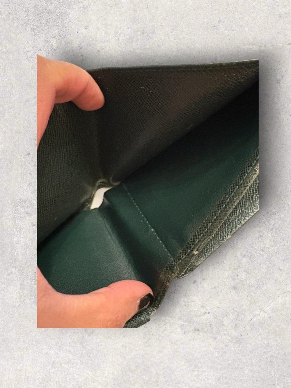 Louis Vuitton Green Taiga Bifold - Upcycled and One of A Kind - Picture 4 of 5